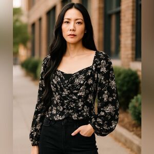 LUSH Cropped Floral Long Sleeve Sweetheart Top Womens Large Black White Gray